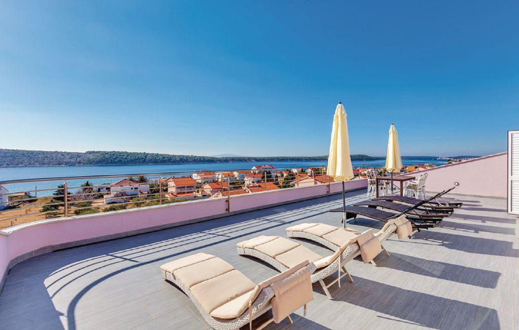 Apartments Host Barbat na Rabu Экстерьер фото